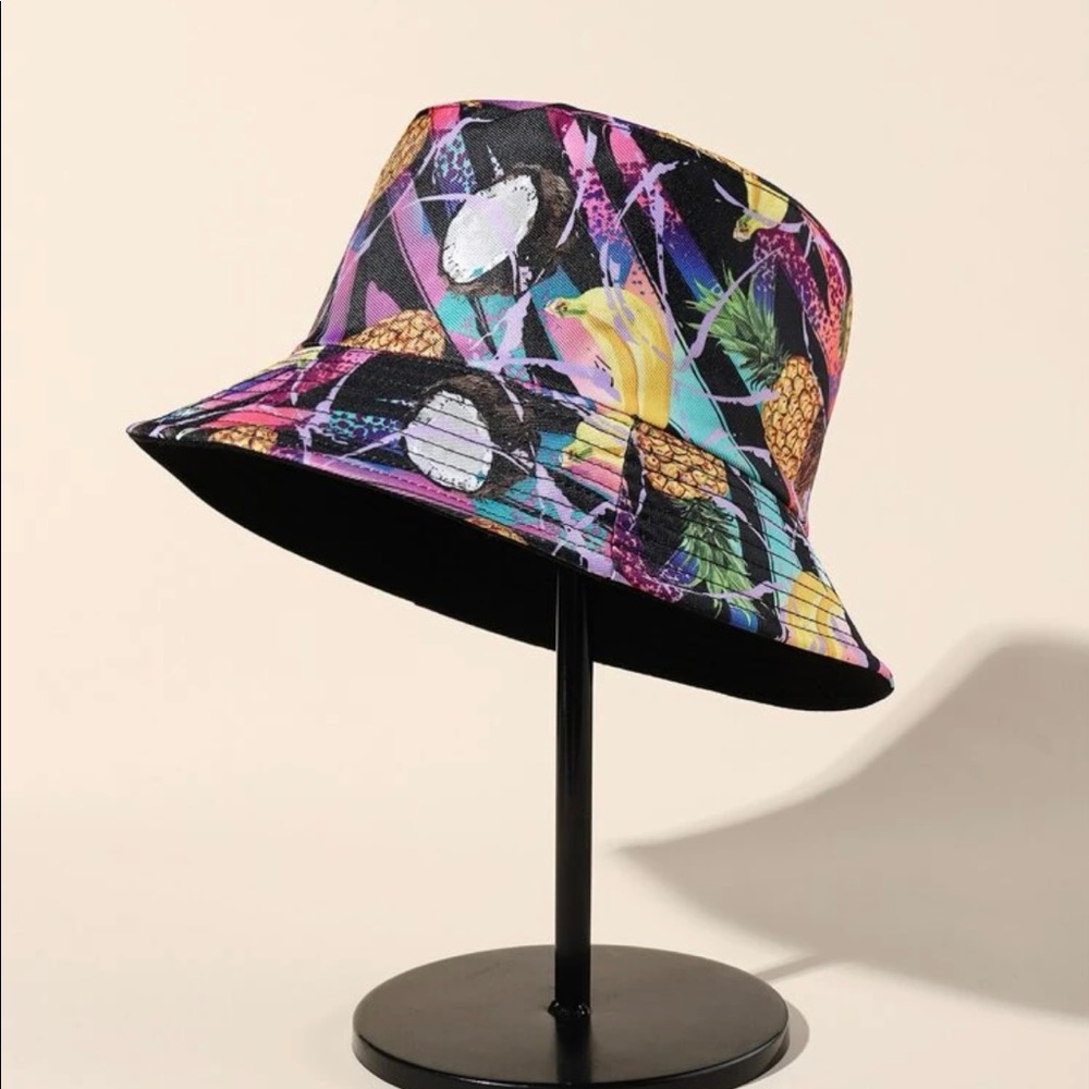 BUCKET HAT NWOT
